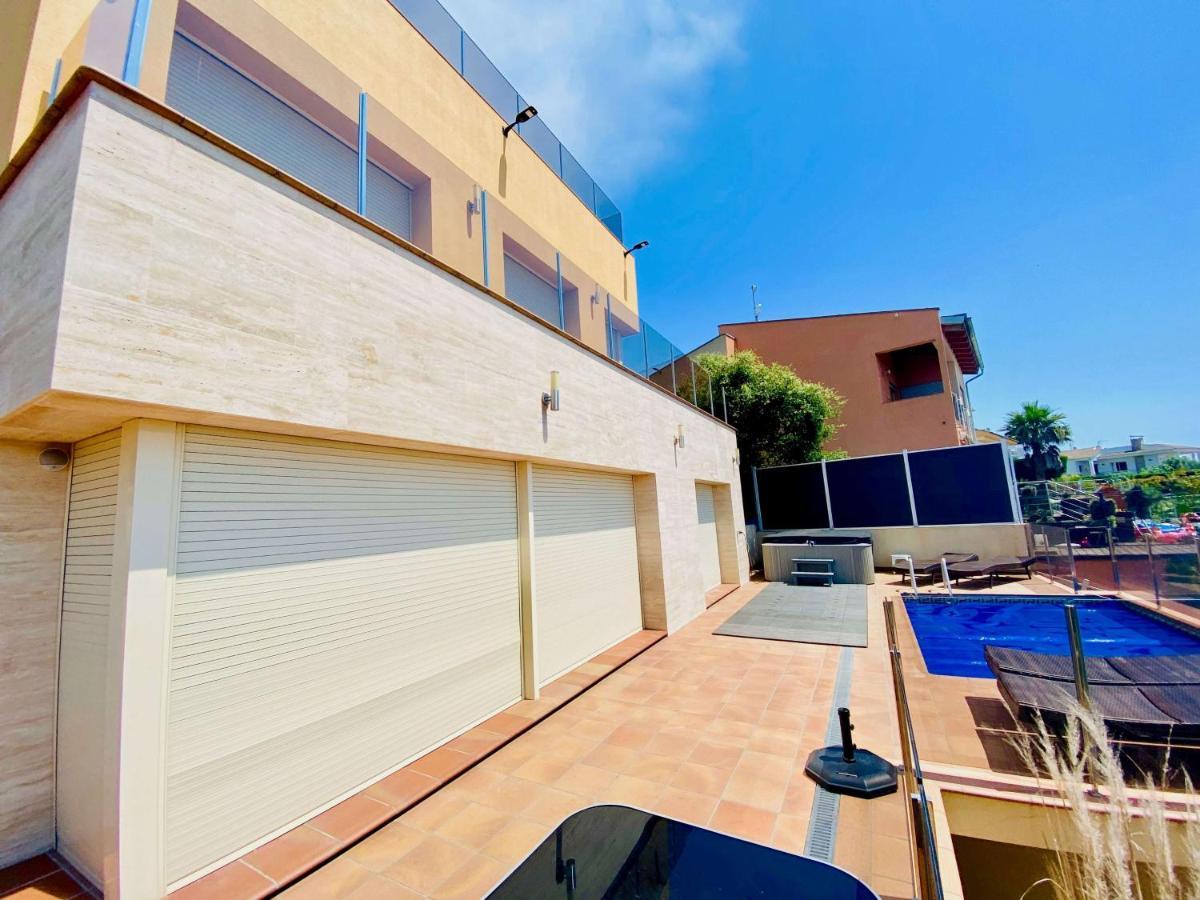 Luxury Villa Investingspain With Sea Views, Pool And Jacuzzi Lloret de Mar Bagian luar foto